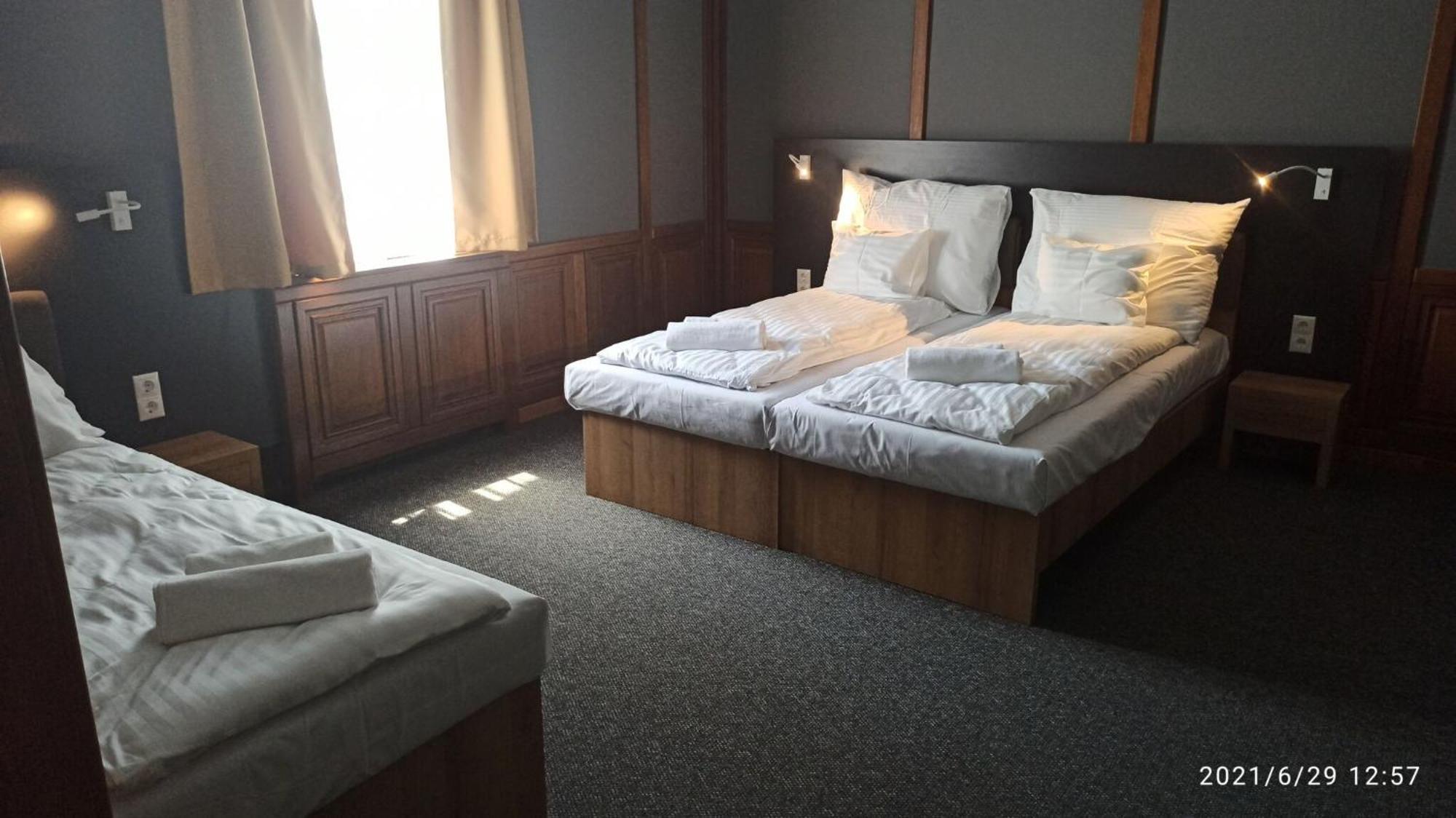 Svajci Lak Panzio Bed and Breakfast Nyíregyháza Buitenkant foto