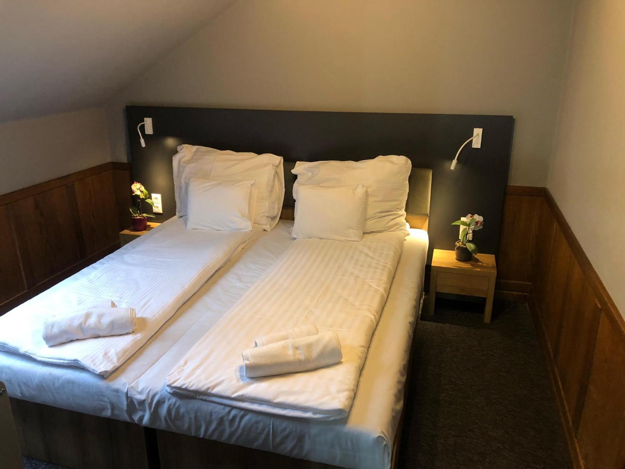 Svajci Lak Panzio Bed and Breakfast Nyíregyháza Buitenkant foto