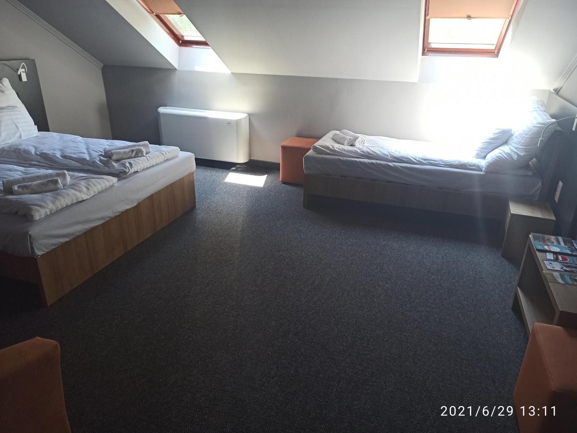 Svajci Lak Panzio Bed and Breakfast Nyíregyháza Buitenkant foto