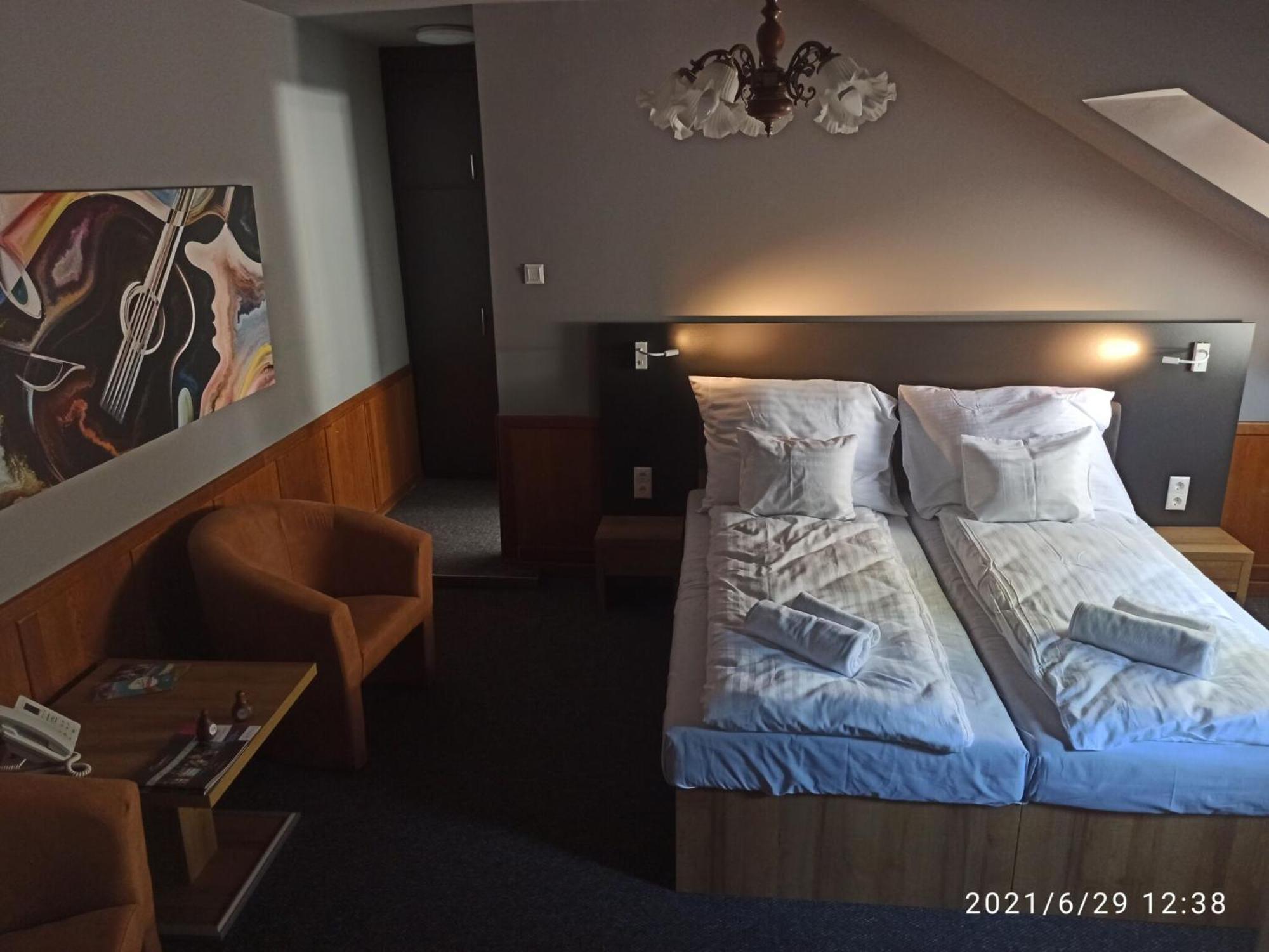 Svajci Lak Panzio Bed and Breakfast Nyíregyháza Buitenkant foto
