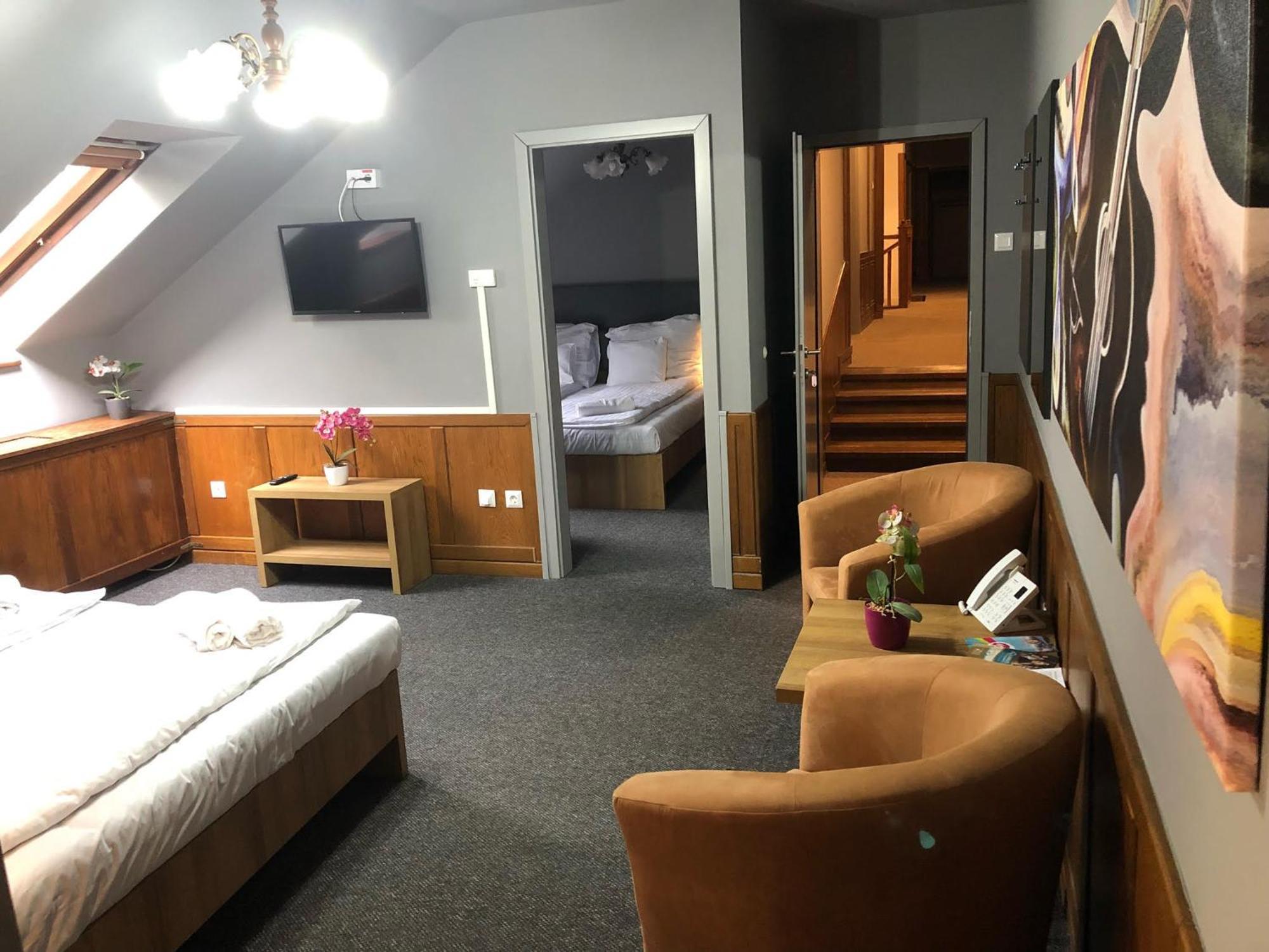 Svajci Lak Panzio Bed and Breakfast Nyíregyháza Buitenkant foto